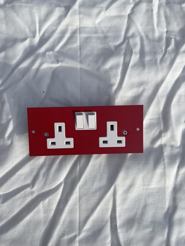 CMD Powerplan PCP401C Clean Earth Twin Switched Socket 4&2 Compt